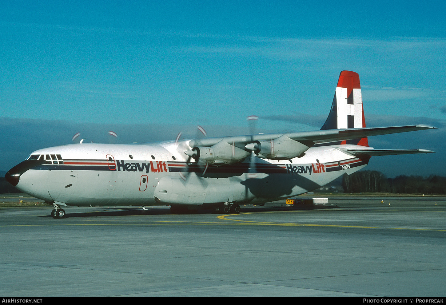 Aircraft Photo of G-BEPS | Short SC.5 Belfast C1 | HeavyLift Cargo Airlines | AirHistory.net #664099