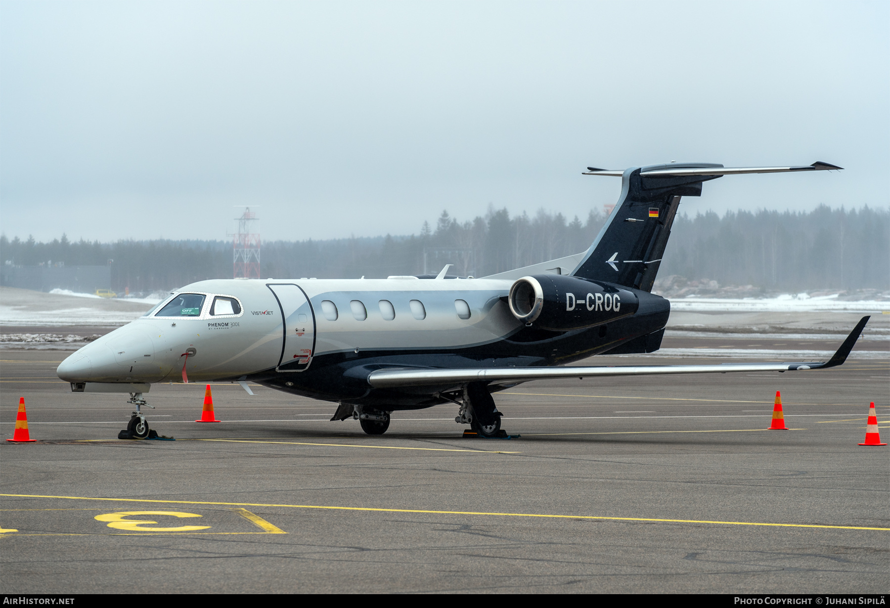 Aircraft Photo of D-CROG | Embraer EMB-505 Phenom 300E | VistaJet | AirHistory.net #664124