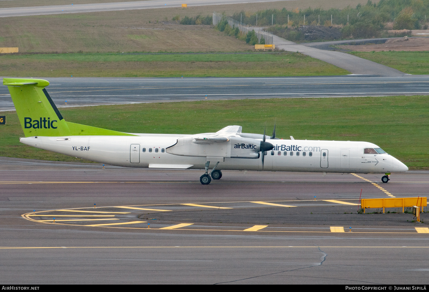 Aircraft Photo of YL-BAF | Bombardier DHC-8-402 Dash 8 | AirBaltic | AirHistory.net #664128