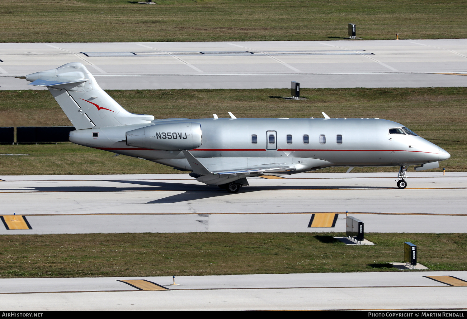 Aircraft Photo of N350VJ | Bombardier Challenger 350 (BD-100-1A10) | AirHistory.net #664135