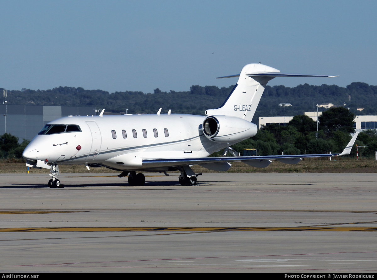 Aircraft Photo of G-LEAZ | Bombardier Challenger 300 (BD-100-1A10) | AirHistory.net #664152