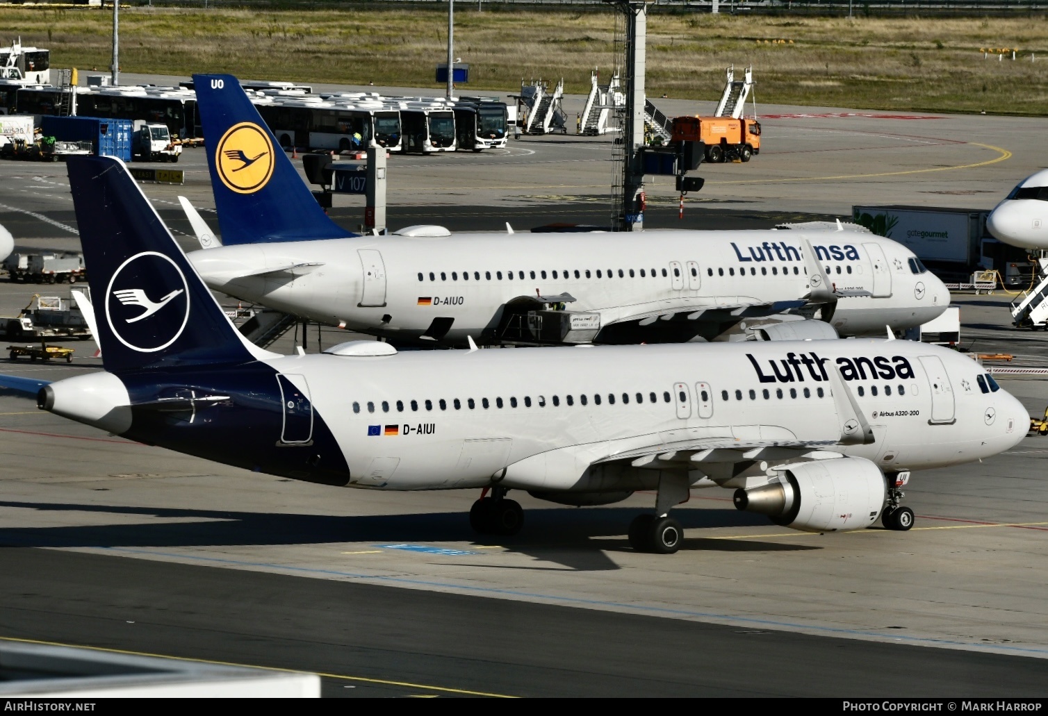 Aircraft Photo of D-AIUI | Airbus A320-214 | Lufthansa | AirHistory.net #664173