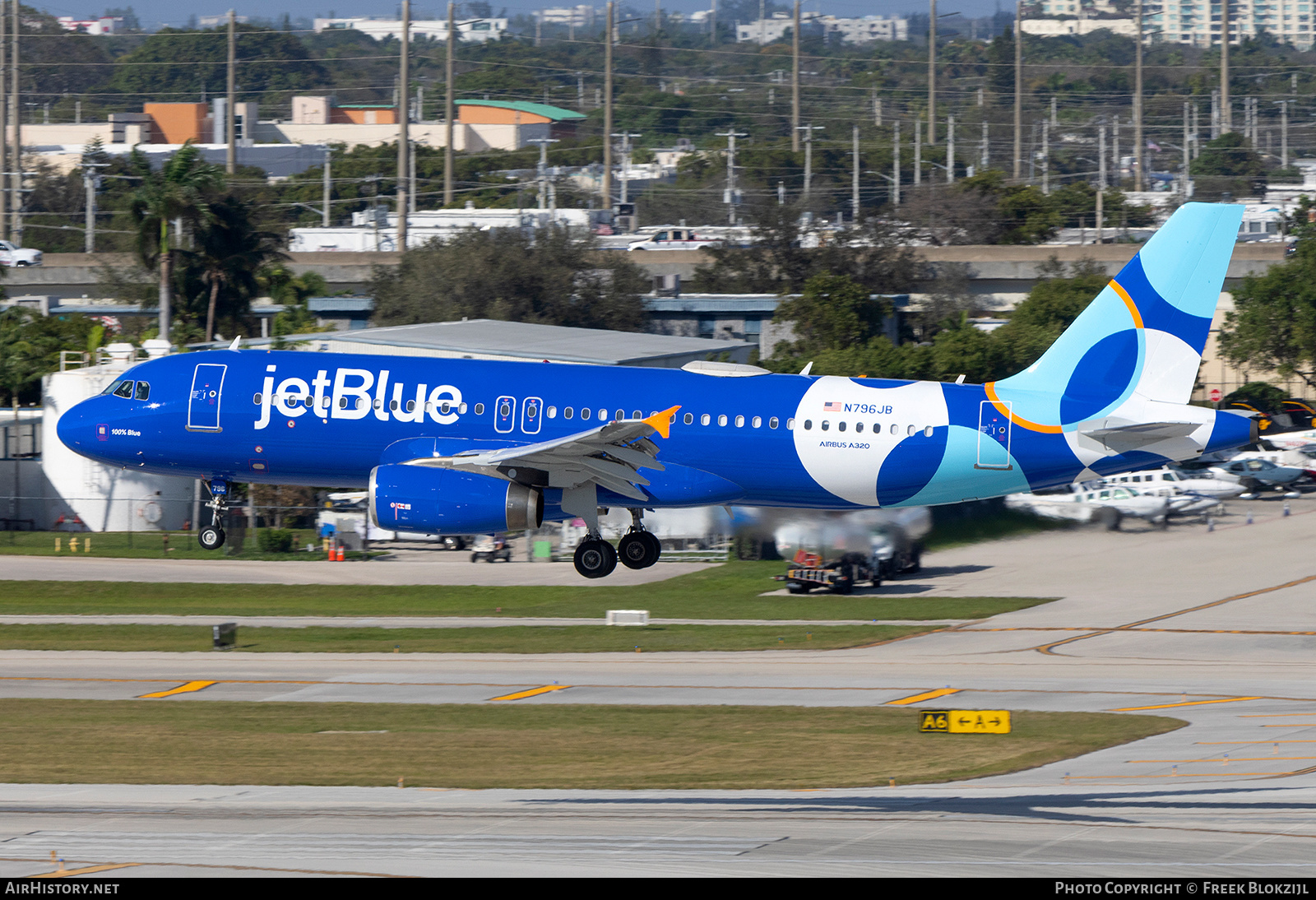 Aircraft Photo of N796JB | Airbus A320-232 | JetBlue Airways | AirHistory.net #664181