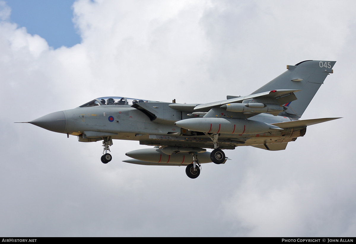 Aircraft Photo of ZA553 | Panavia Tornado GR4 | UK - Air Force | AirHistory.net #664234