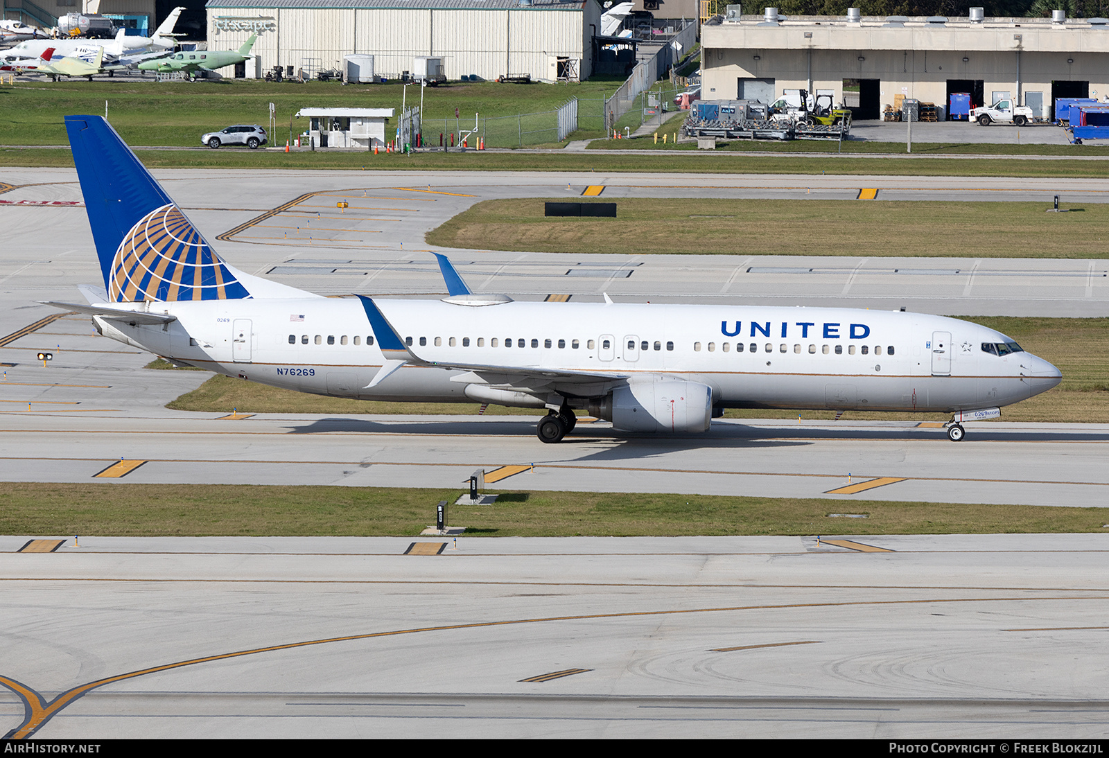 Aircraft Photo of N76269 | Boeing 737-824 | United Airlines | AirHistory.net #664237