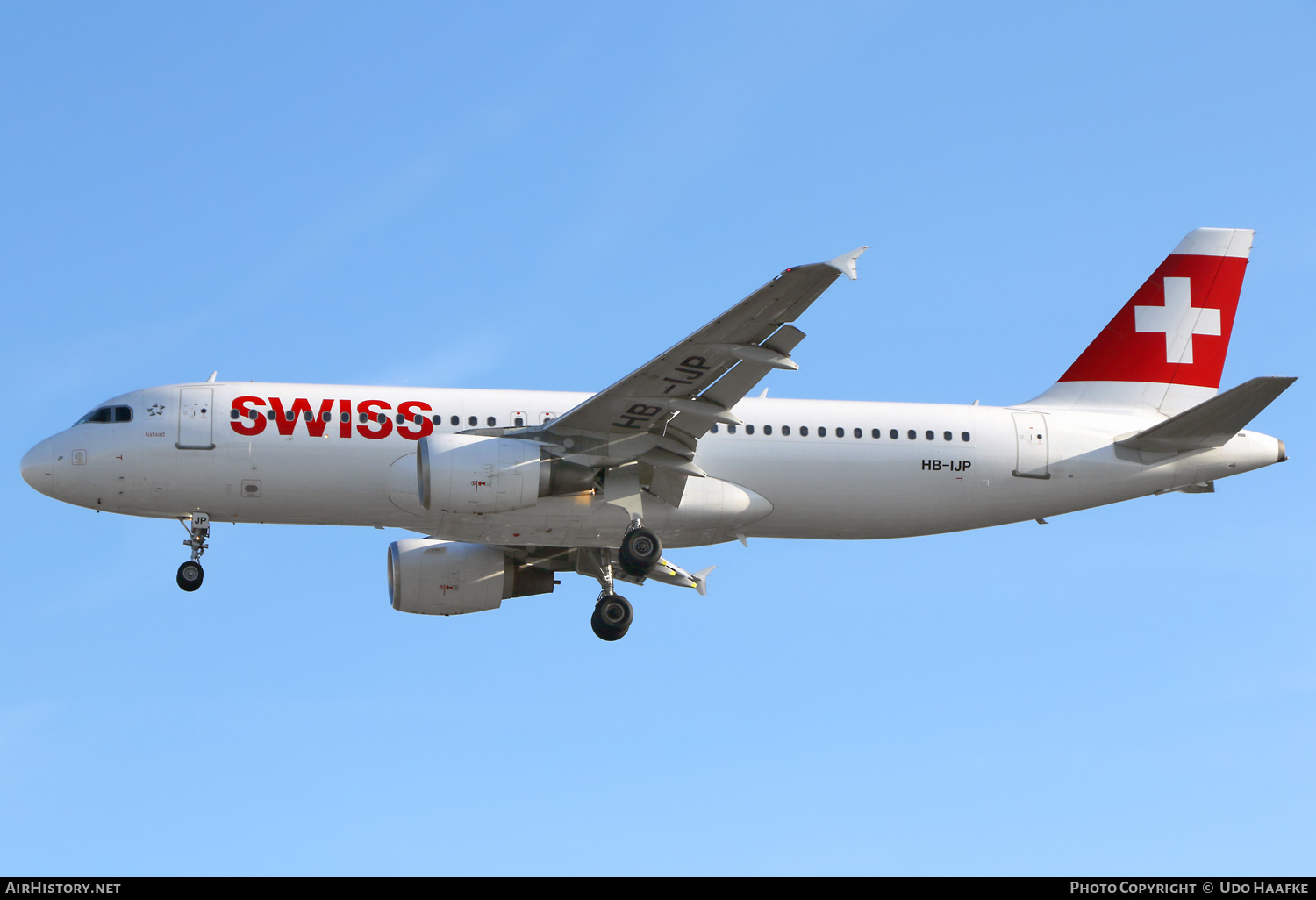 Aircraft Photo of HB-IJP | Airbus A320-214 | Swiss International Air Lines | AirHistory.net #664406