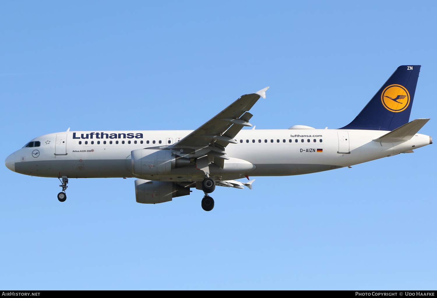 Aircraft Photo of D-AIZN | Airbus A320-214 | Lufthansa | AirHistory.net #664435