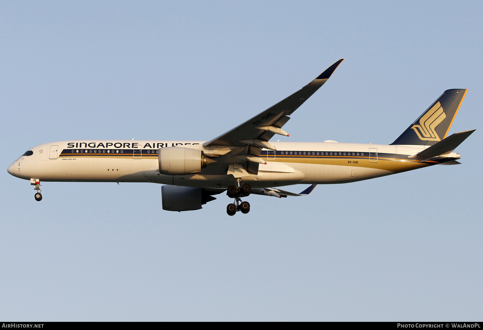 Aircraft Photo of 9V-SHE | Airbus A350-941 | Singapore Airlines | AirHistory.net #664443
