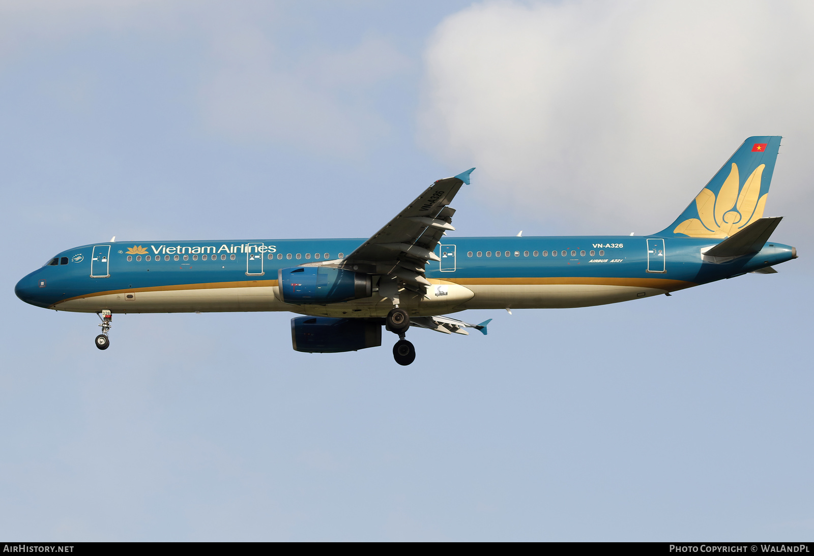 Aircraft Photo of VN-A326 | Airbus A321-231 | Vietnam Airlines | AirHistory.net #664477