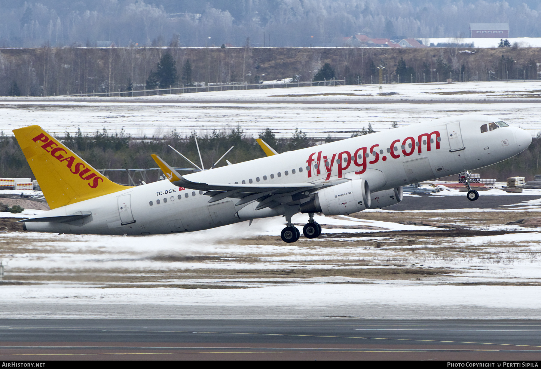 Aircraft Photo of TC-DCE | Airbus A320-214 | Pegasus Airlines | AirHistory.net #664528