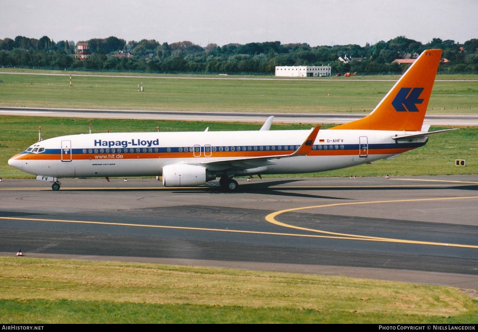 Aircraft Photo of D-AHFV | Boeing 737-8K5 | Hapag-Lloyd | AirHistory.net #664564