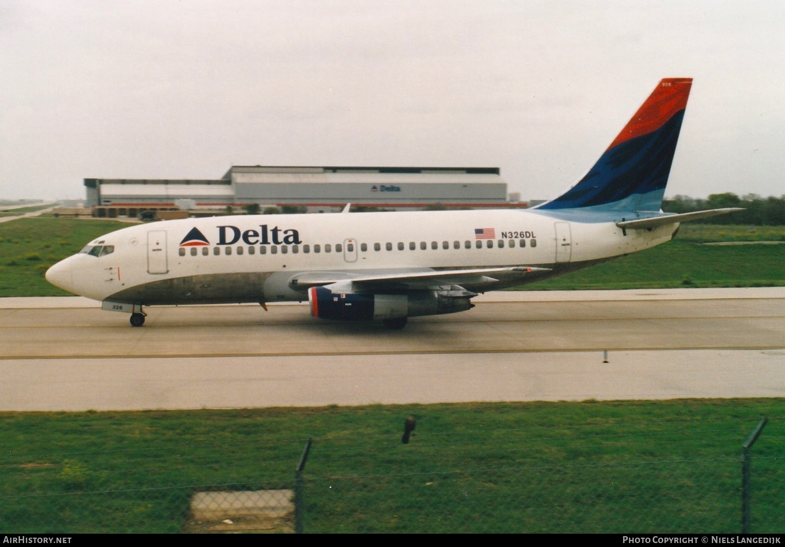 Aircraft Photo of N326DL | Boeing 737-232/Adv | Delta Air Lines | AirHistory.net #664604