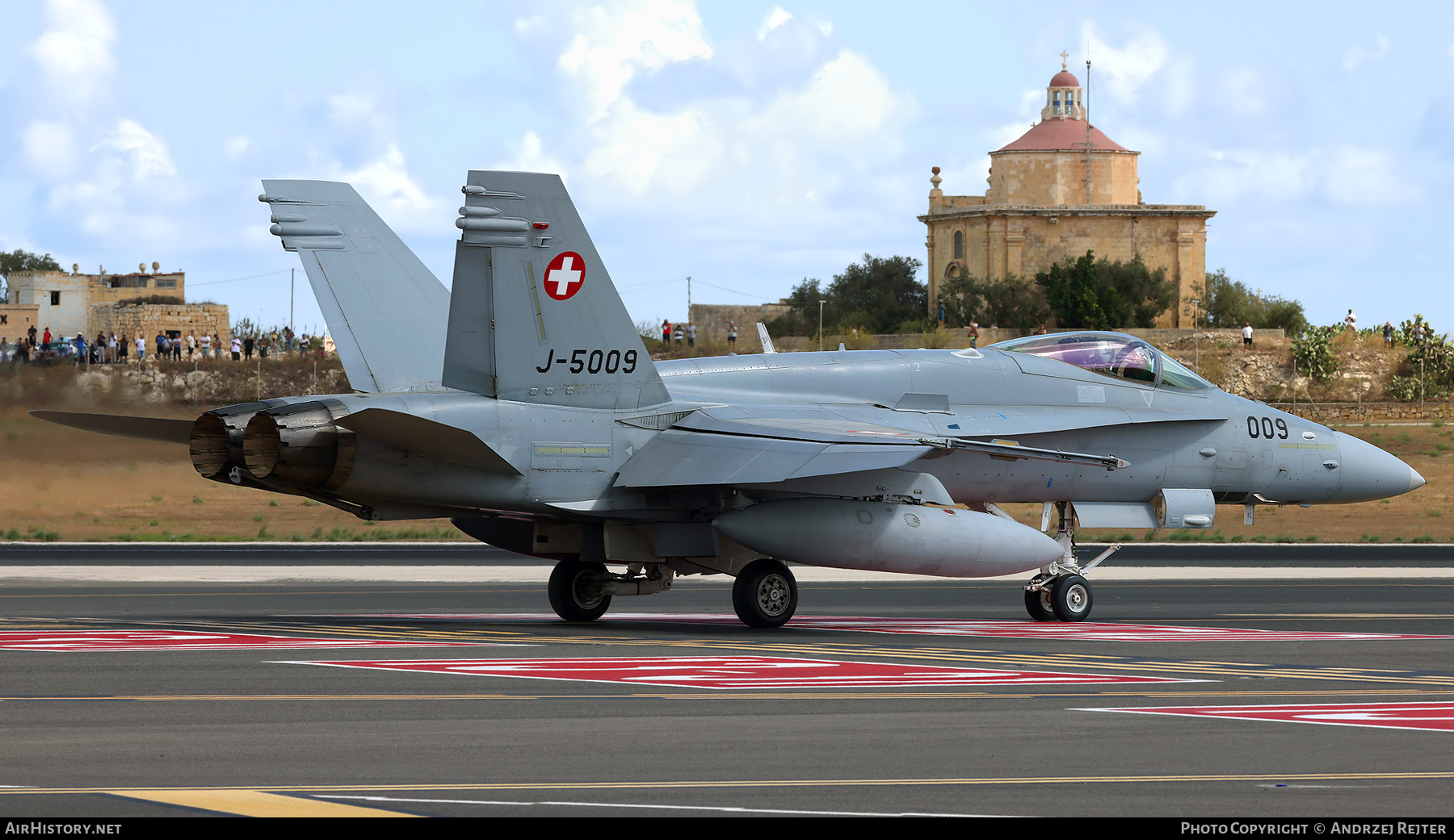 Aircraft Photo of J-5009 | McDonnell Douglas F/A-18C Hornet | Switzerland - Air Force | AirHistory.net #664616