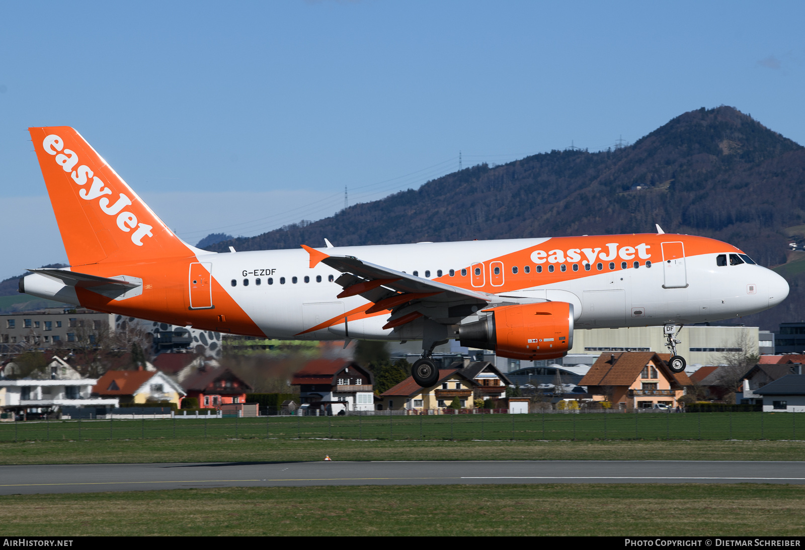 Aircraft Photo of G-EZDF | Airbus A319-111 | EasyJet | AirHistory.net #664806