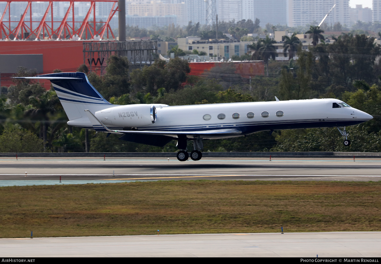 Aircraft Photo of N25GV | Gulfstream Aerospace G-V Gulfstream V | AirHistory.net #664856