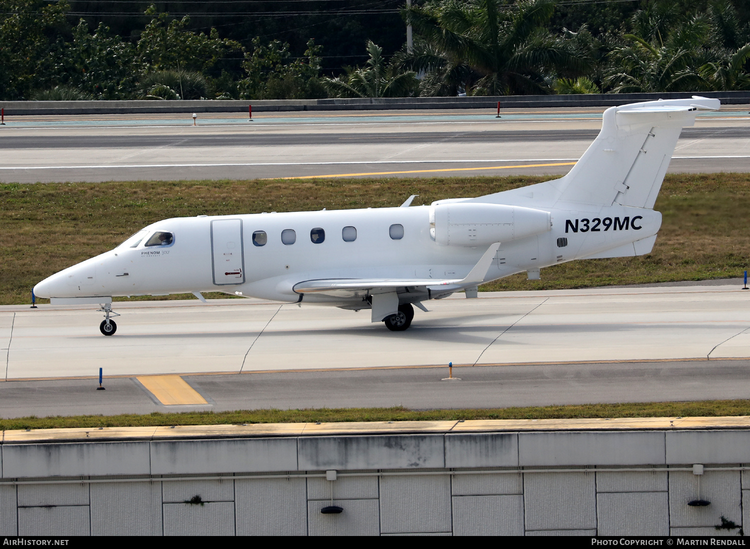 Aircraft Photo of N329MC | Embraer EMB-505 Phenom 300 | AirHistory.net #664919