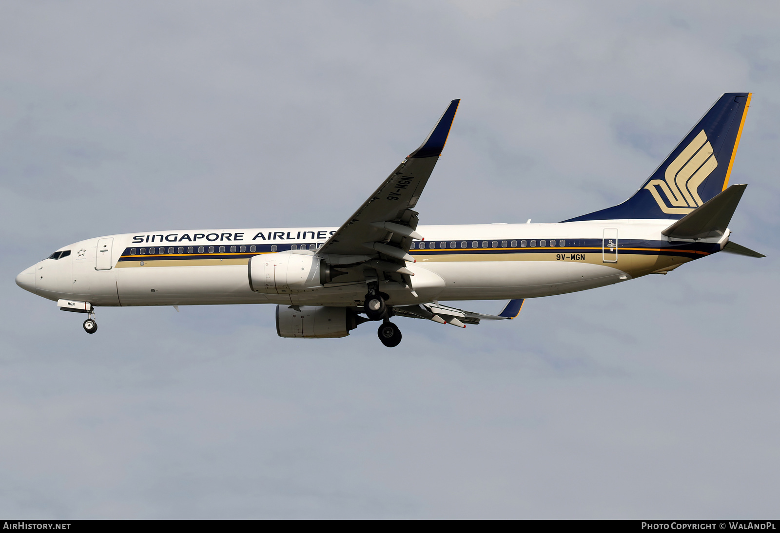 Aircraft Photo of 9V-MGN | Boeing 737-8SA | Singapore Airlines | AirHistory.net #665027