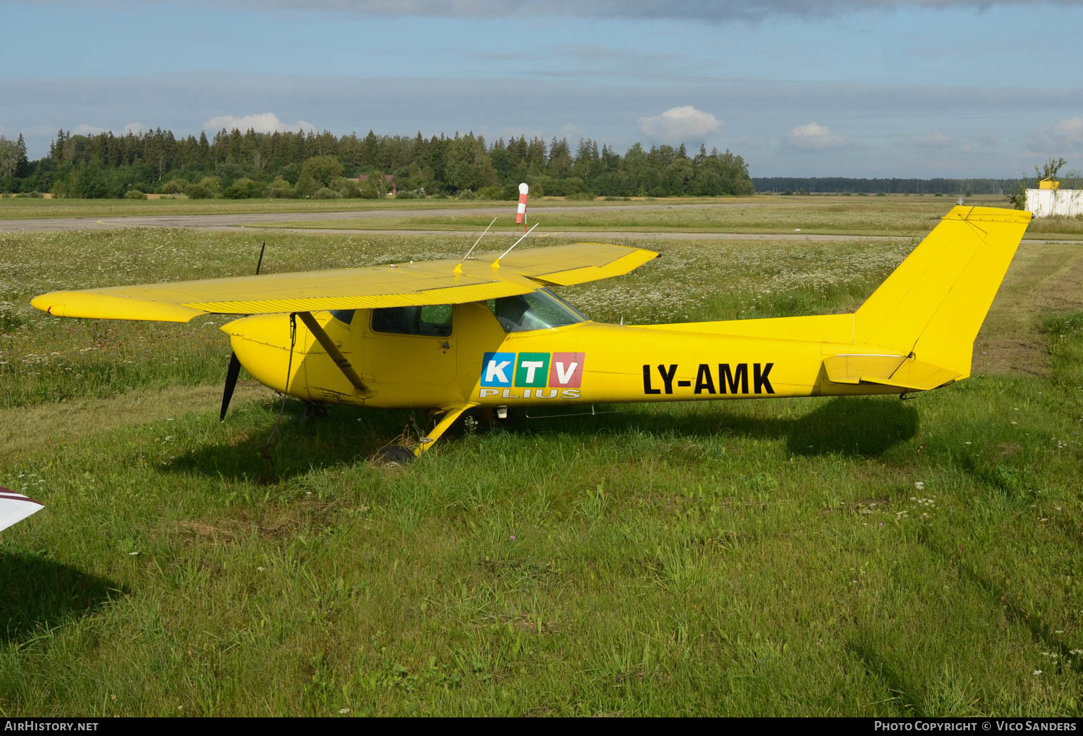 Aircraft Photo of LY-AMK | Cessna 150L | AirHistory.net #665049