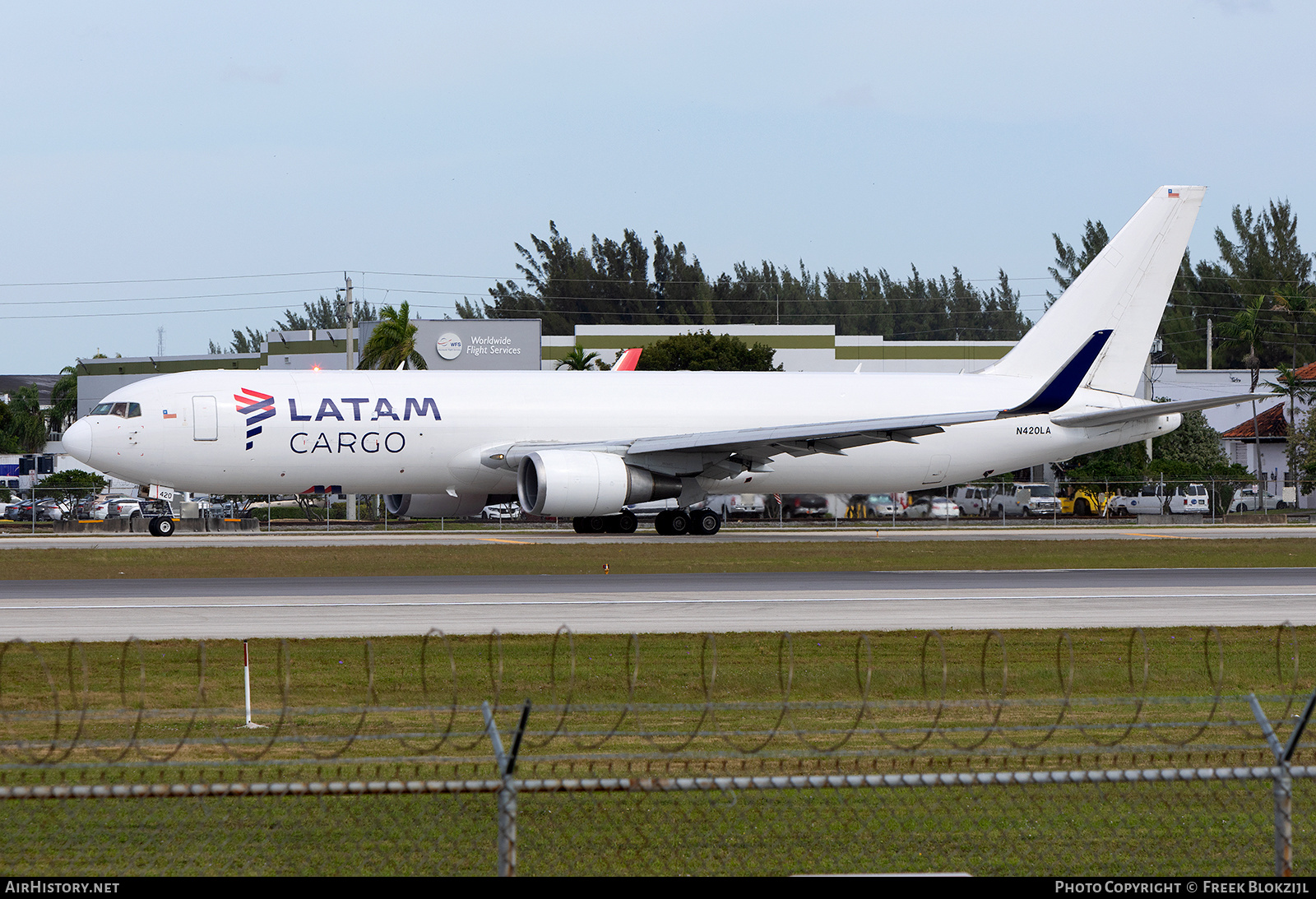 Aircraft Photo of N420LA | Boeing 767-316ERF | LATAM Cargo | AirHistory.net #665068