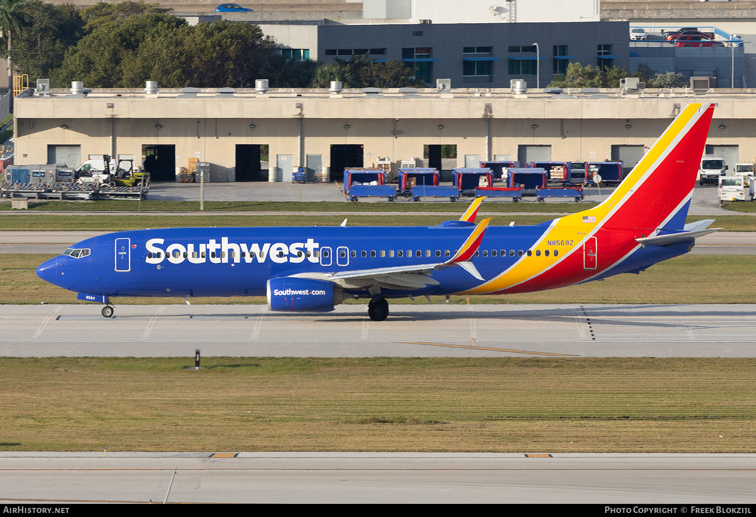Aircraft Photo of N8569Z | Boeing 737-8H4 | Southwest Airlines | AirHistory.net #665194