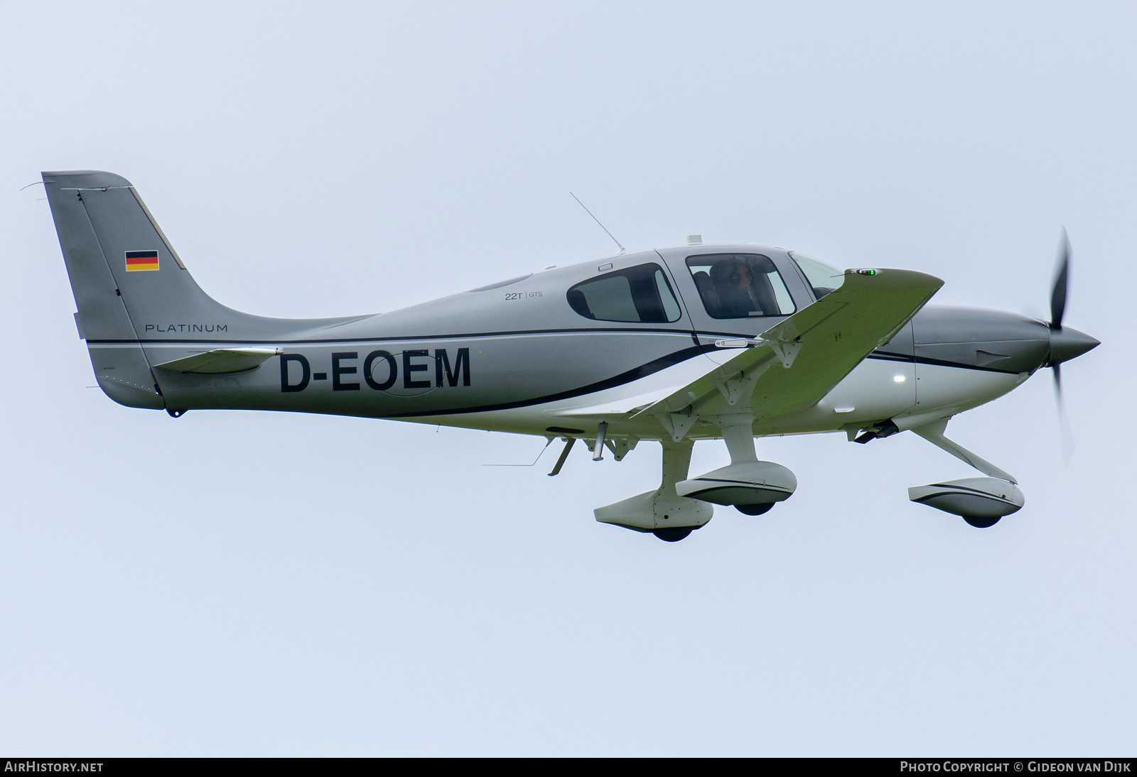 Aircraft Photo of D-EOEM | Cirrus SR-22T G5-GTS Platinum | AirHistory.net #665410