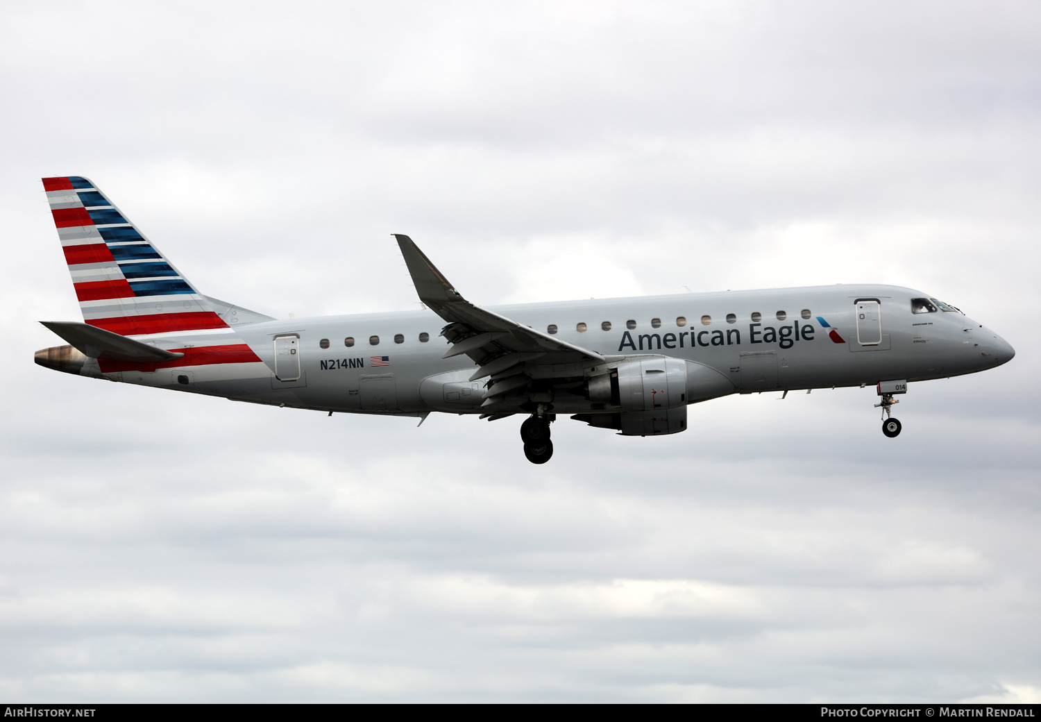 Aircraft Photo of N214NN | Embraer 175LR (ERJ-170-200LR) | American Eagle | AirHistory.net #665568