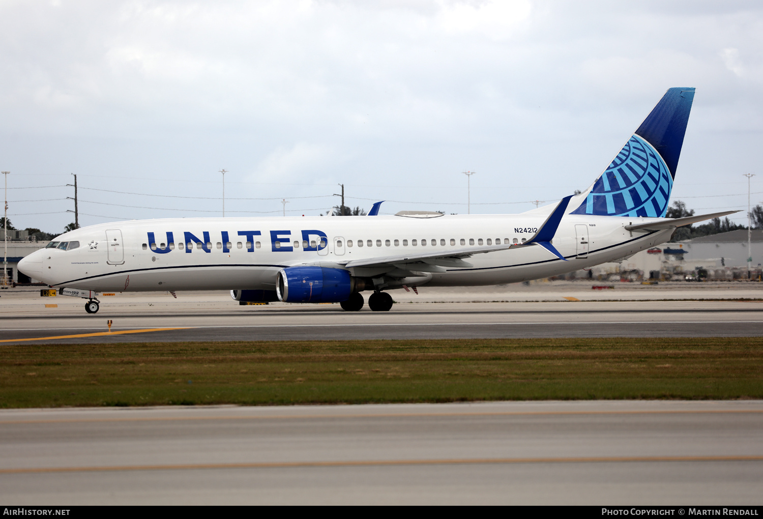 Aircraft Photo of N24212 | Boeing 737-824 | United Airlines | AirHistory.net #665600