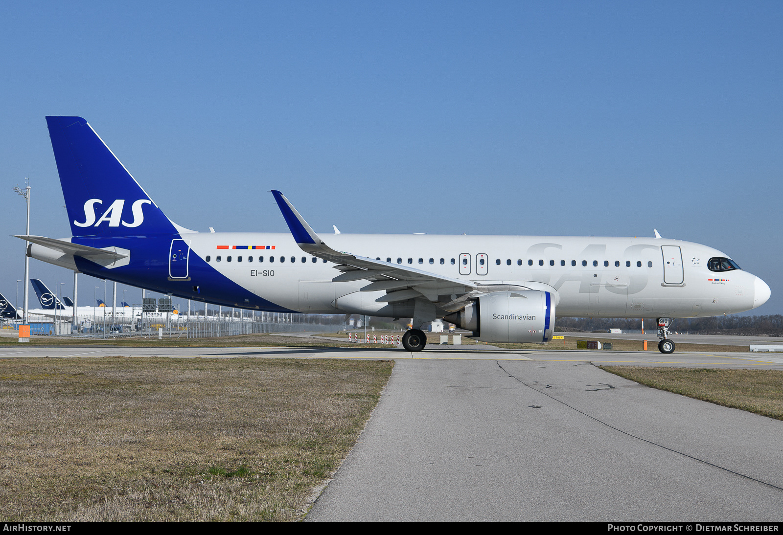 Aircraft Photo of EI-SIO | Airbus A320-251N | Scandinavian Airlines - SAS | AirHistory.net #665620