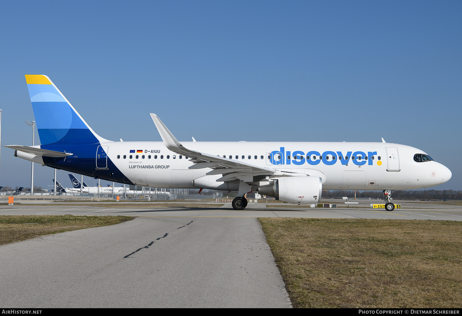 Aircraft Photo of D-AIUU | Airbus A320-214 | Discover Airlines | AirHistory.net #665630