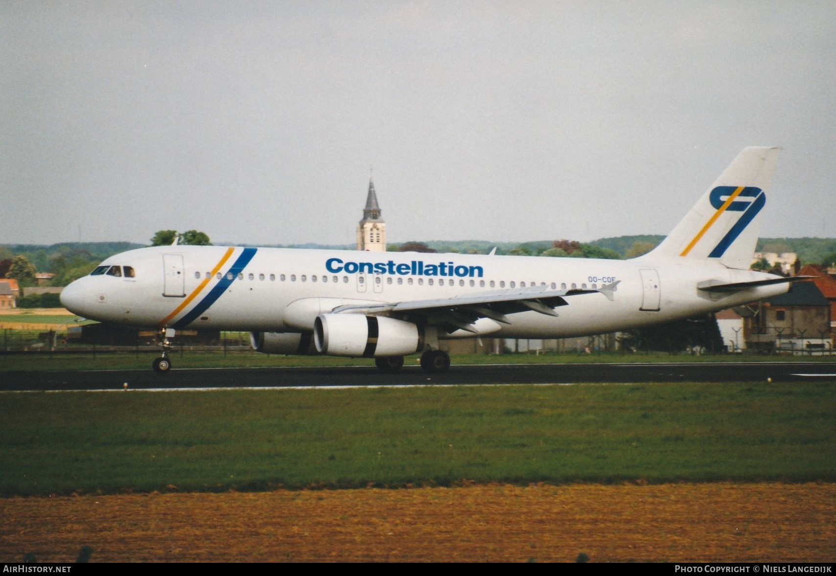 Aircraft Photo of OO-COF | Airbus A320-232 | Constellation International Airlines | AirHistory.net #665651