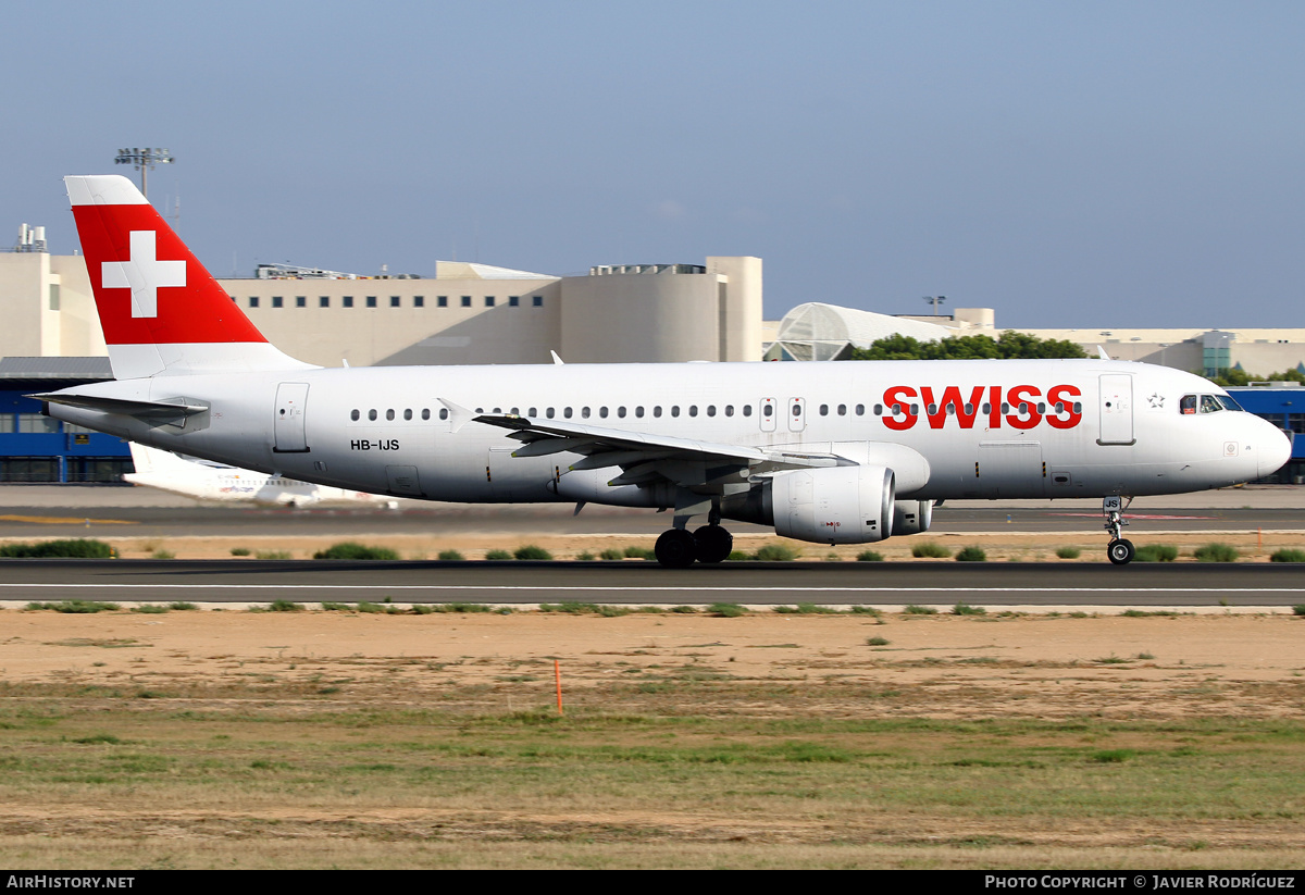 Aircraft Photo of HB-IJS | Airbus A320-214 | Swiss International Air Lines | AirHistory.net #665657