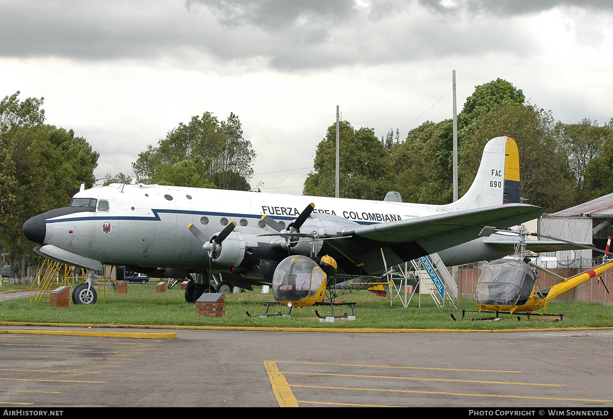 Aircraft Photo of FAC690 | Douglas DC-4-1009 | Colombia - Air Force | AirHistory.net #665976