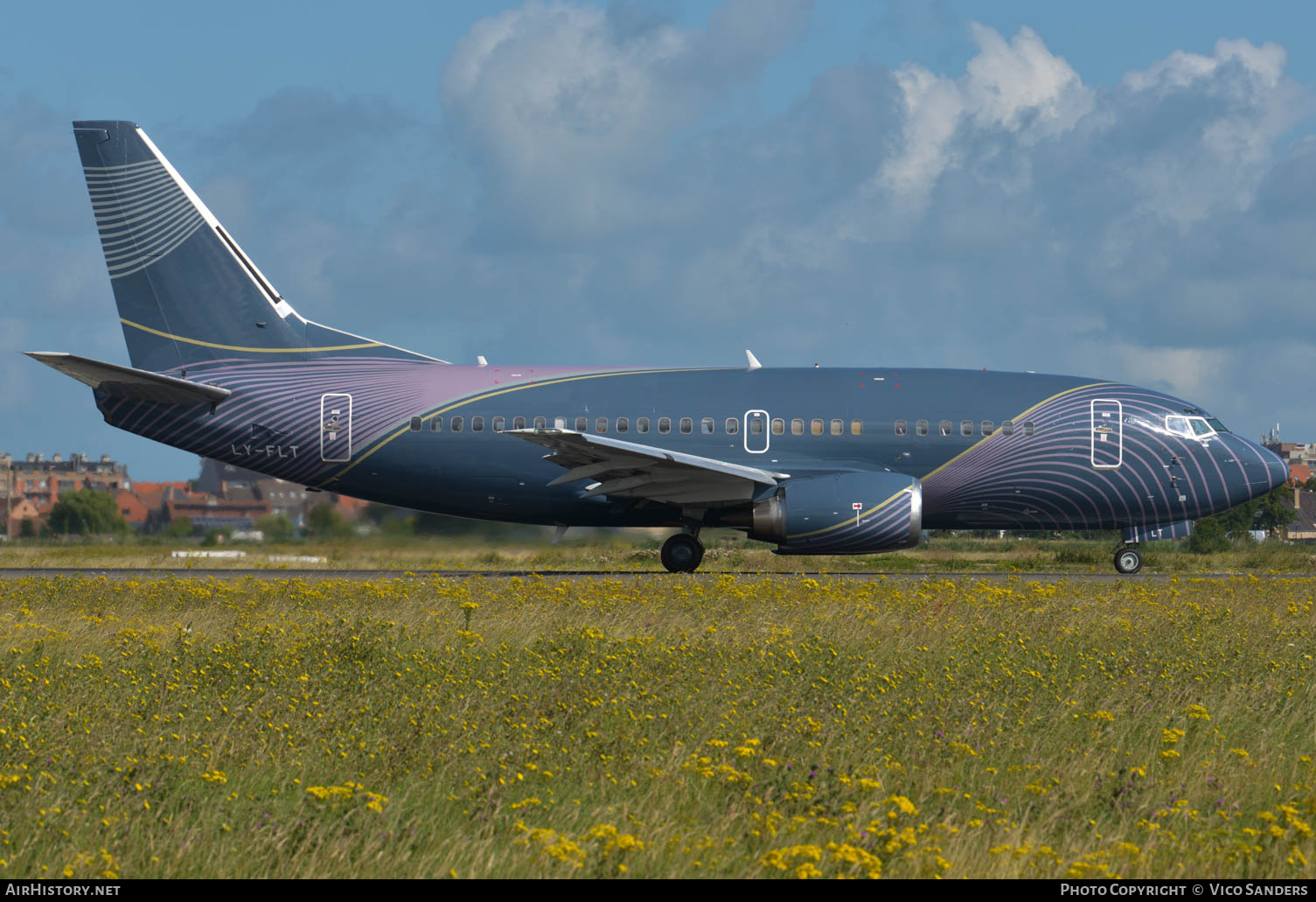 Aircraft Photo of LY-FLT | Boeing 737-522 | AirHistory.net #665998