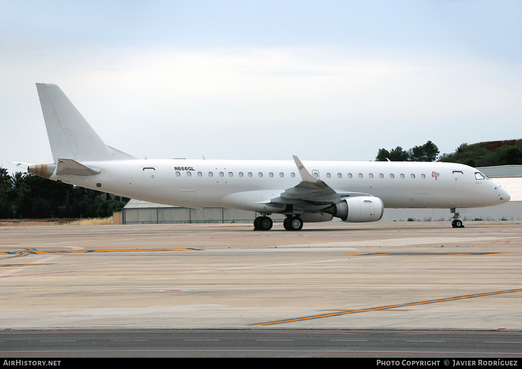 Aircraft Photo of N666GL | Embraer Lineage 1000 (ERJ-190-100ECJ) | AirHistory.net #666003