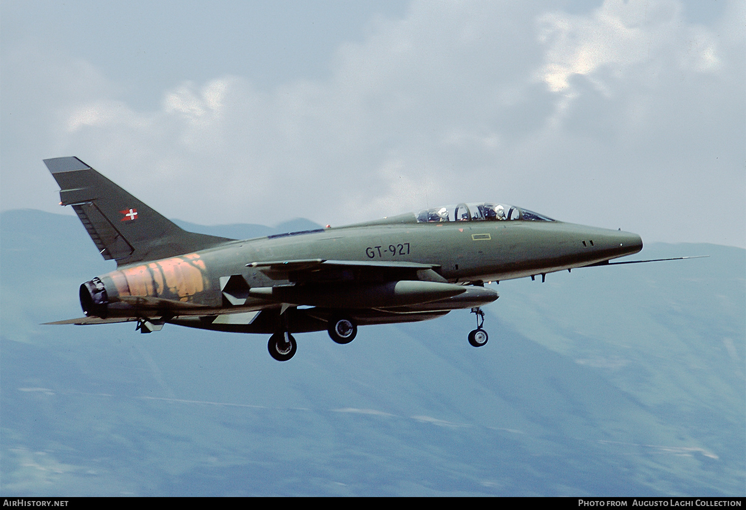 Aircraft Photo of GT-927 | North American TF-100F Super Sabre | Denmark - Air Force | AirHistory.net #666085