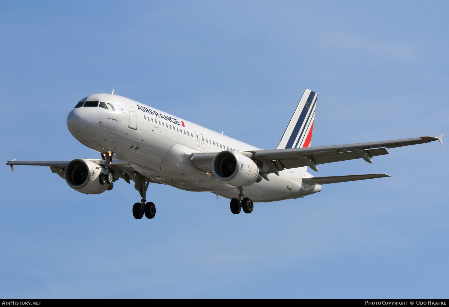 Aircraft Photo of F-HEPD | Airbus A320-214 | Air France | AirHistory.net #666114