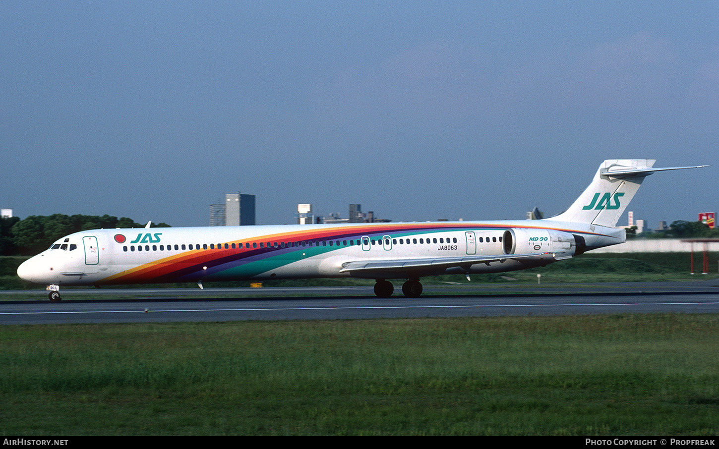 Aircraft Photo of JA8063 | McDonnell Douglas MD-90-30 | Japan Air System - JAS | AirHistory.net #666136