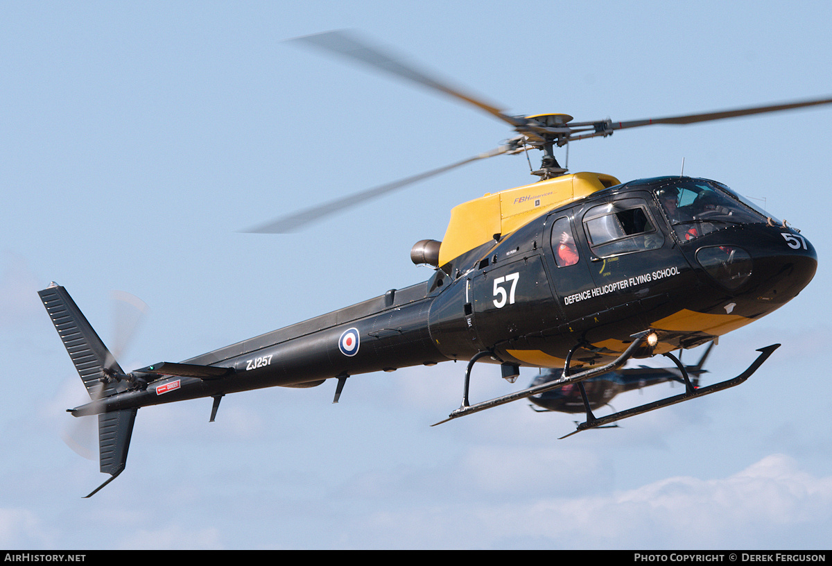 Aircraft Photo of ZJ257 | Eurocopter AS-350BB Squirrel HT1 | UK - Air Force | AirHistory.net #666168