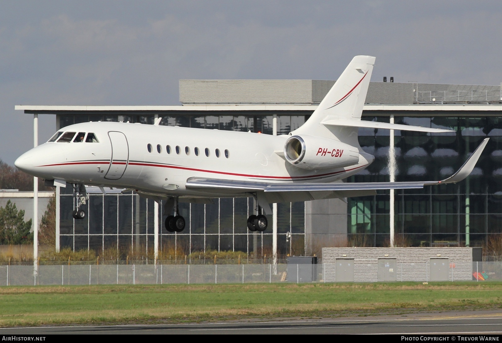 Aircraft Photo of PH-CBV | Dassault Falcon 2000LX | Cartier | AirHistory.net #666183