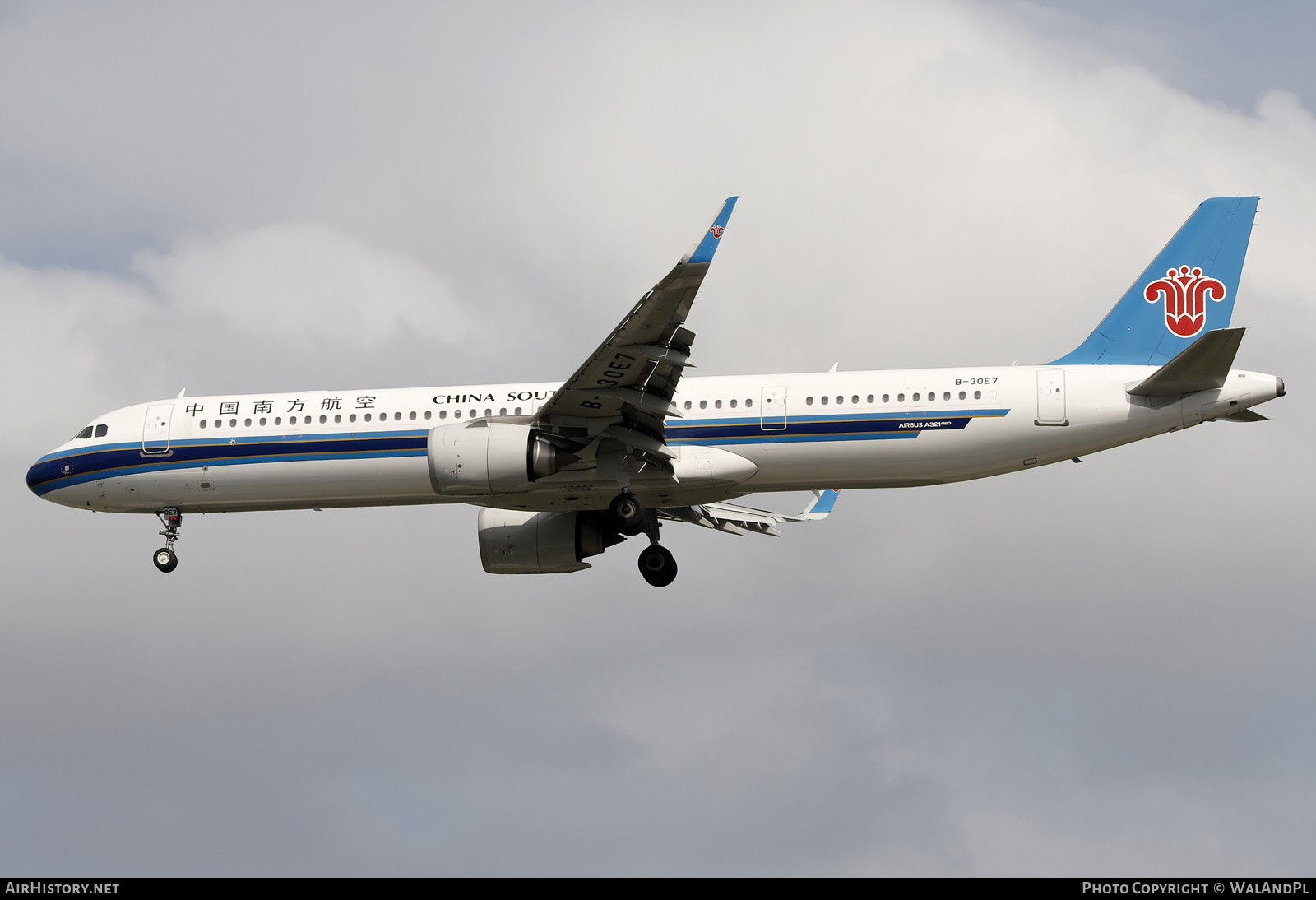 Aircraft Photo of B-30E7 | Airbus A321-253NX | China Southern Airlines | AirHistory.net #666231