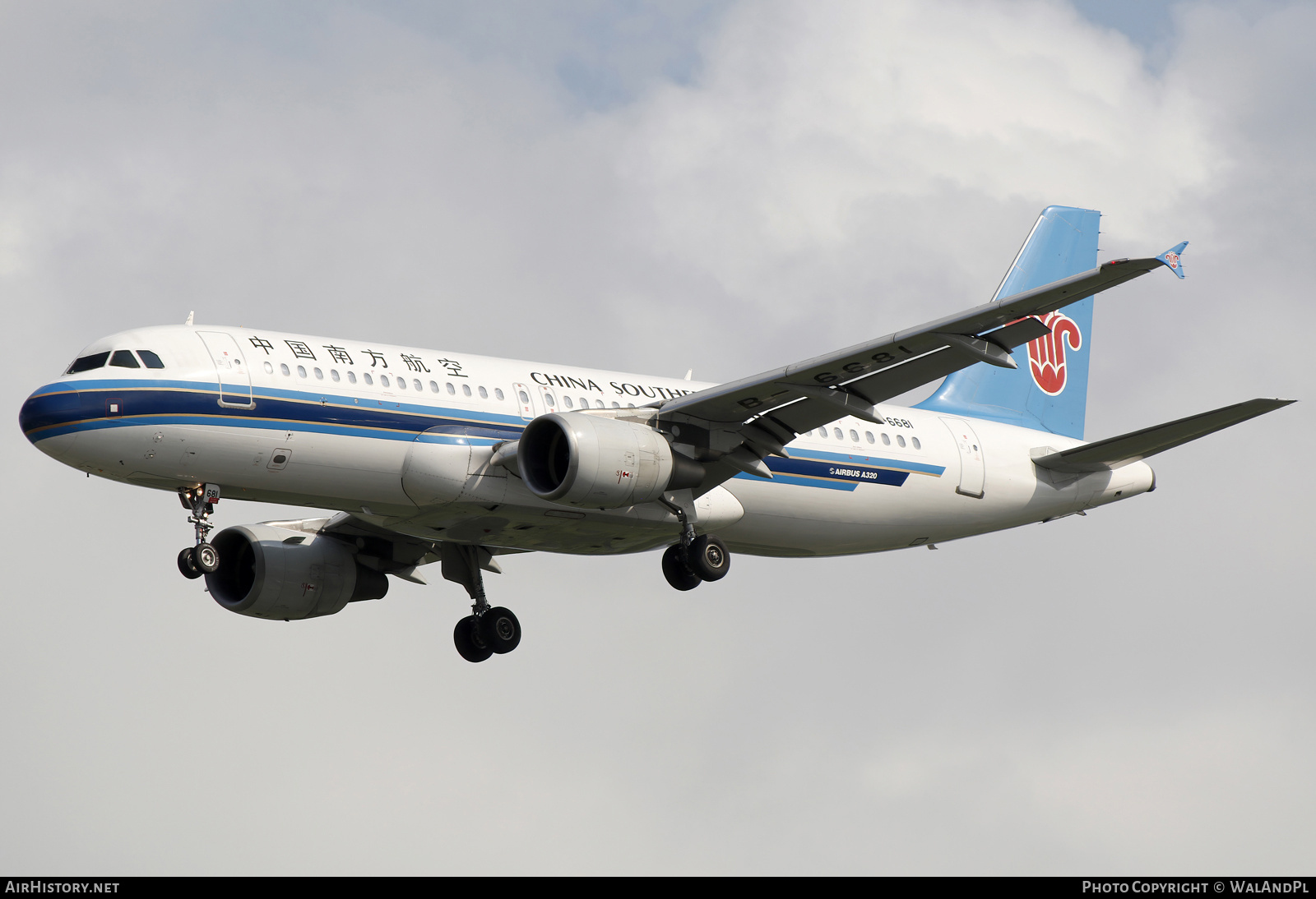 Aircraft Photo of B-6681 | Airbus A320-214 | China Southern Airlines | AirHistory.net #666453