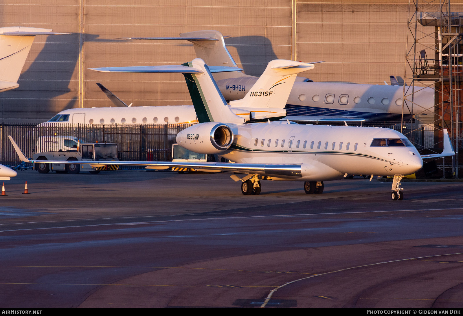 Aircraft Photo of N950MP | Bombardier Global 6000 (BD-700-1A10) | AirHistory.net #666596