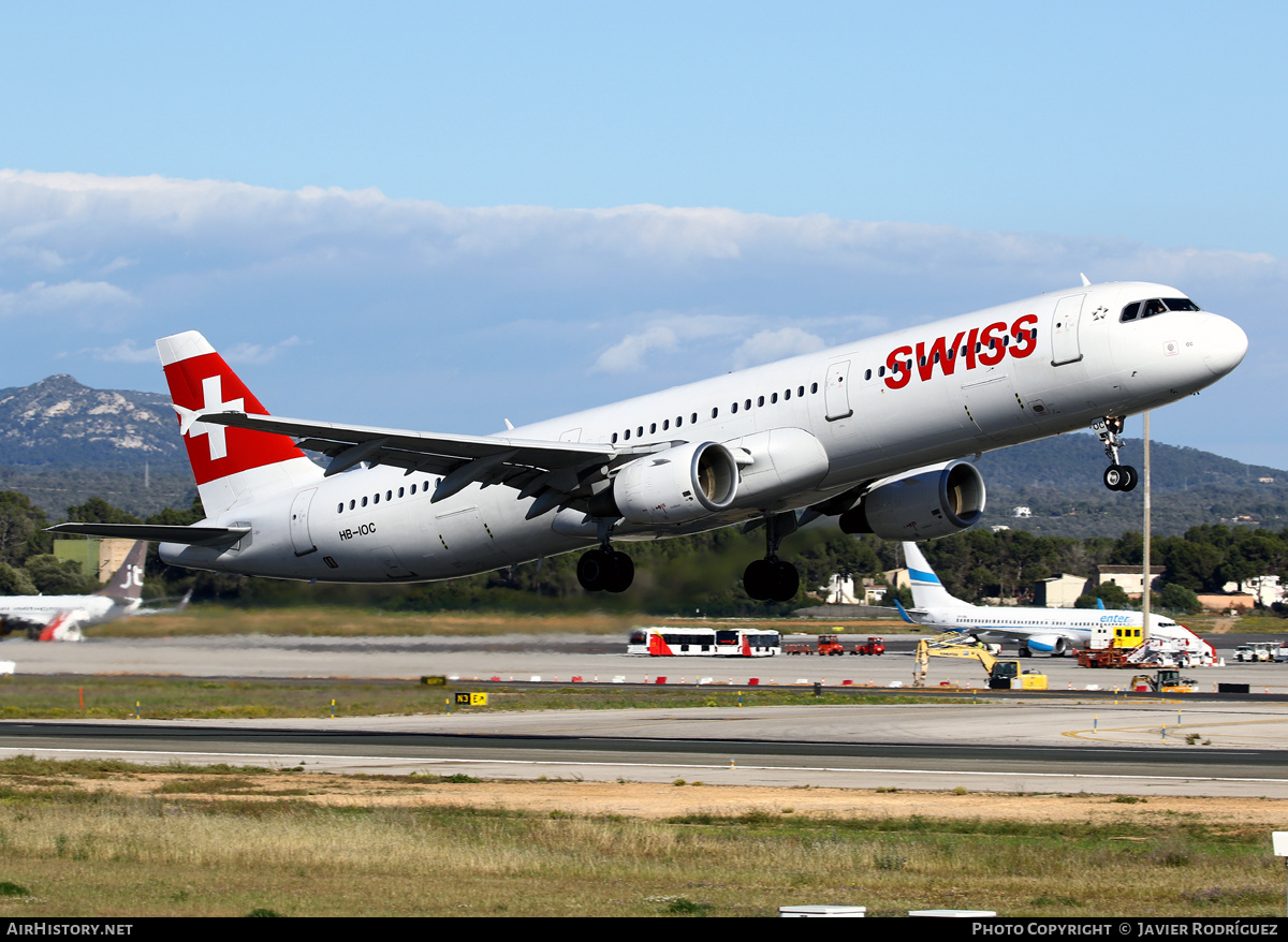 Aircraft Photo of HB-IOC | Airbus A321-111 | Swiss International Air Lines | AirHistory.net #666621