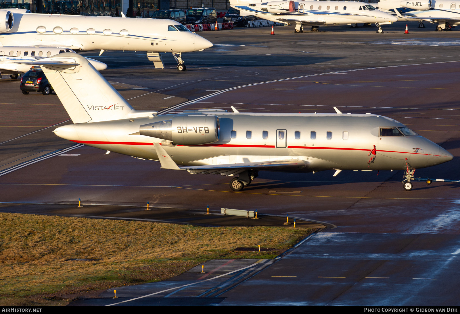 Aircraft Photo of 9H-VFB | Bombardier Challenger 605 (CL-600-2B16) | VistaJet | AirHistory.net #666646