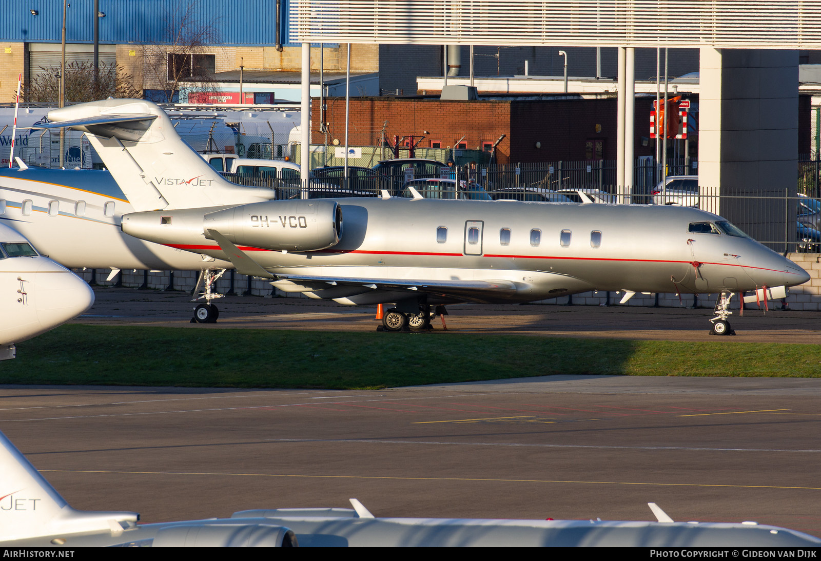 Aircraft Photo of 9H-VCO | Bombardier Challenger 350 (BD-100-1A10) | VistaJet | AirHistory.net #666647