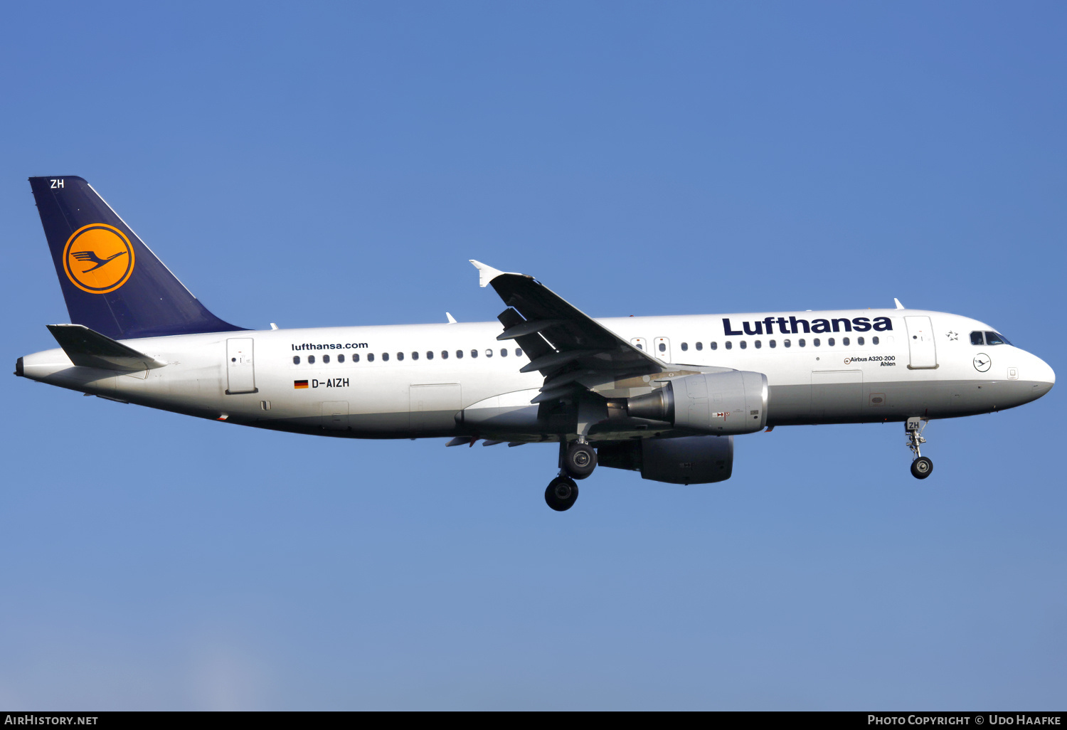 Aircraft Photo of D-AIZH | Airbus A320-214 | Lufthansa | AirHistory.net #666851