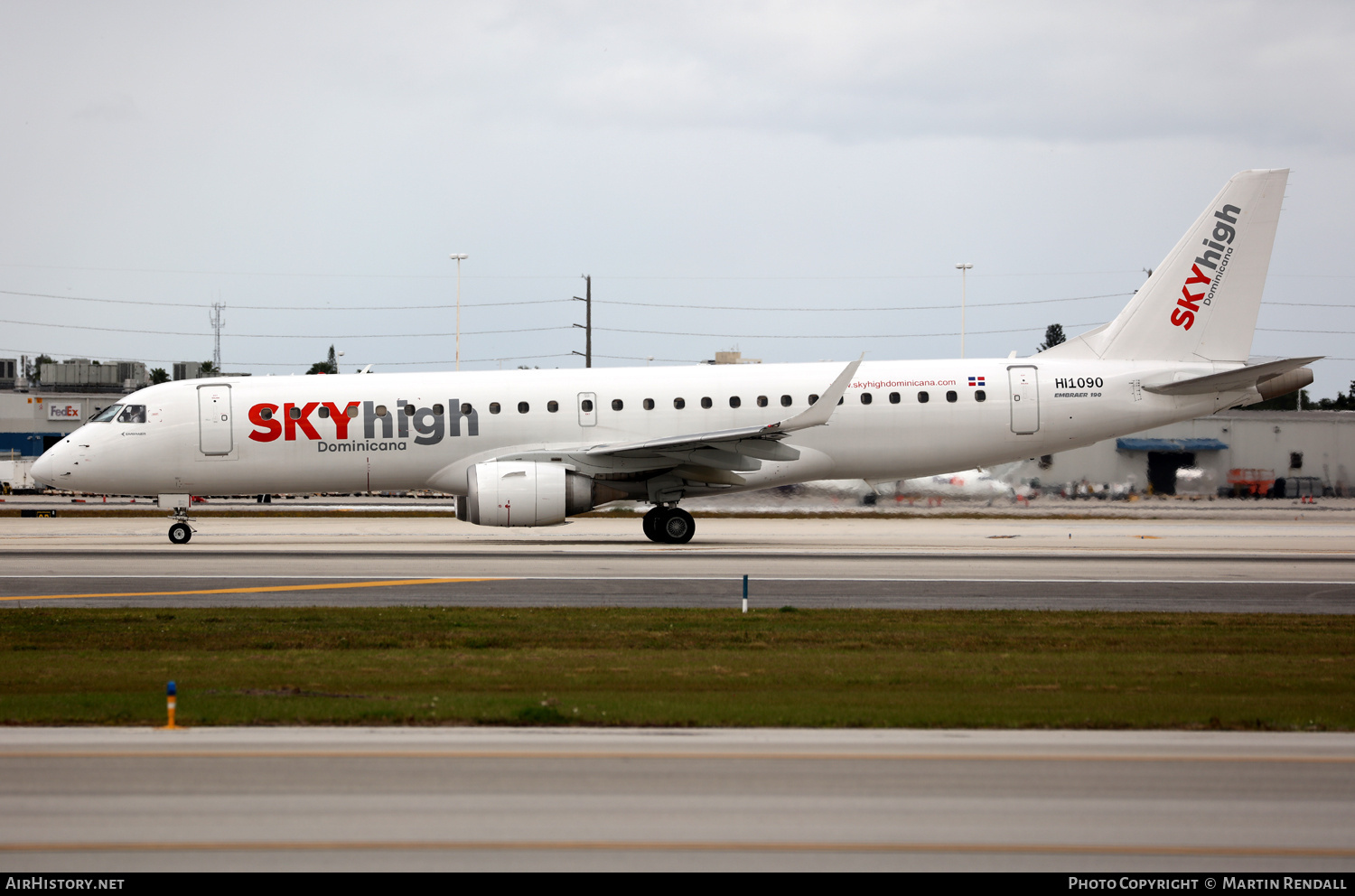 Aircraft Photo of HI1090 | Embraer 190AR (ERJ-190-100IGW) | Sky High Aviation | AirHistory.net #666868