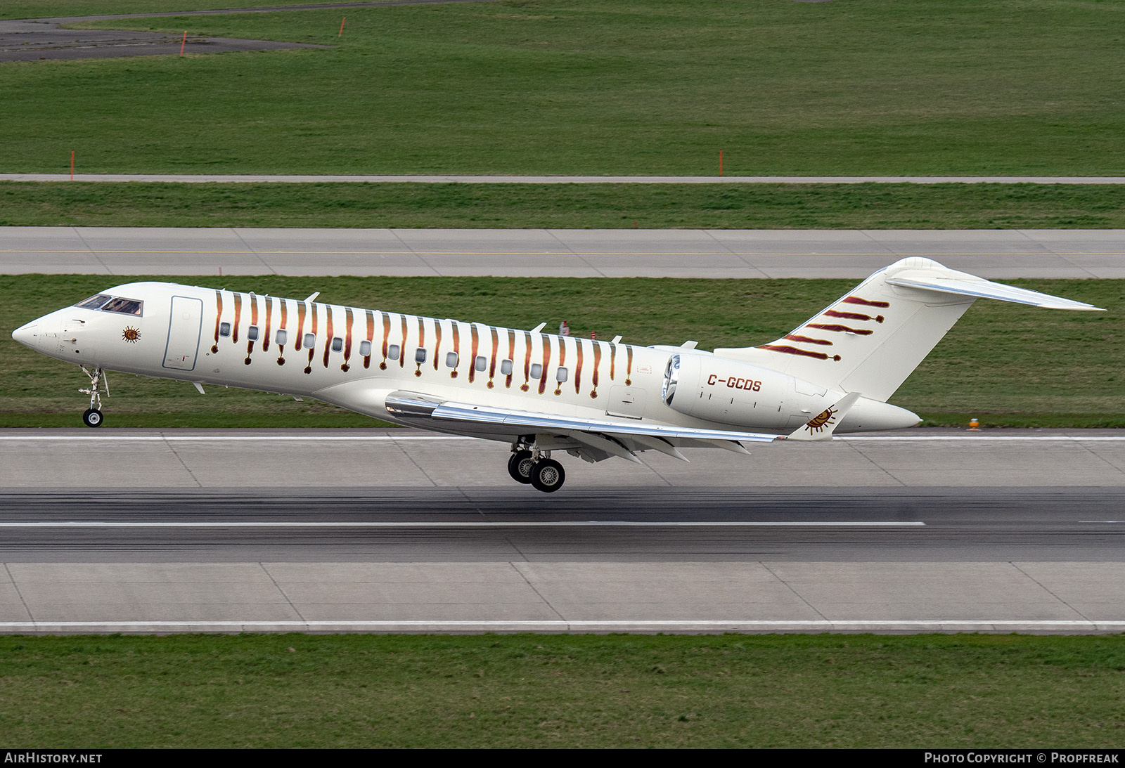 Aircraft Photo of C-GCDS | Bombardier Global Express (BD-700-1A10) | AirHistory.net #666966