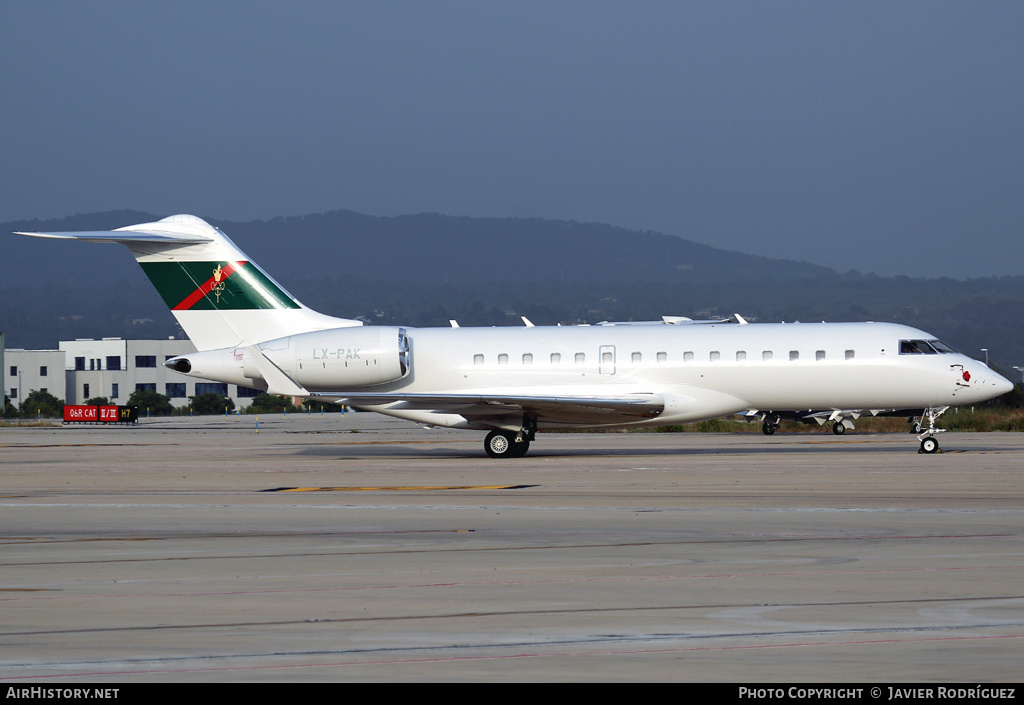 Aircraft Photo of LX-PAK | Bombardier Global Express XRS (BD-700-1A10) | AirHistory.net #667083