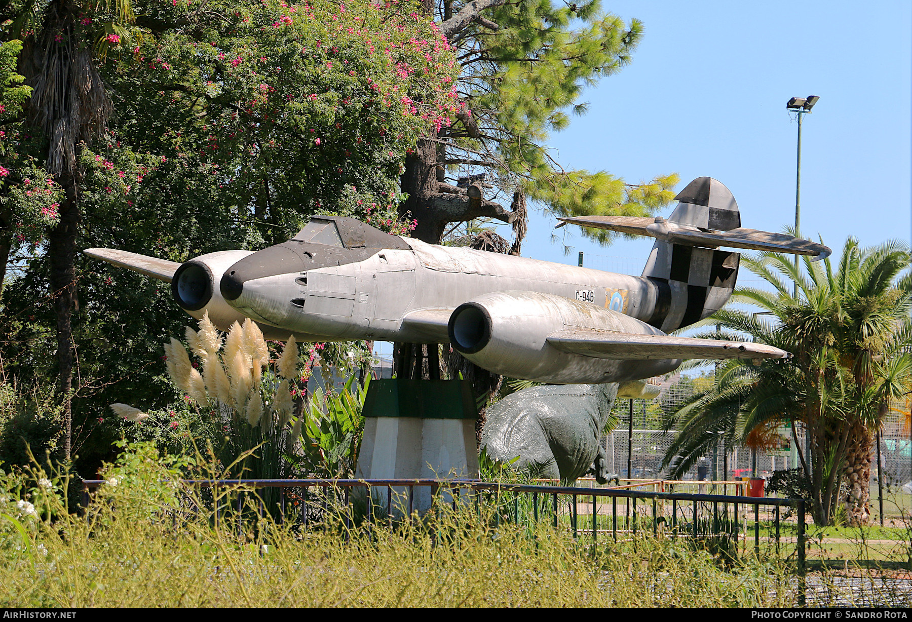 Aircraft Photo of I-002 / C-946 | Gloster Meteor F4 | Argentina - Air Force | AirHistory.net #667131